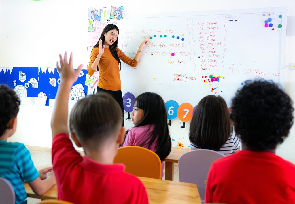 teacher-1024×708 teacher-1024x708